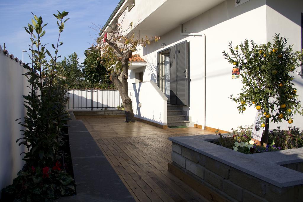 Happy Home Fiumicino Bagian luar foto